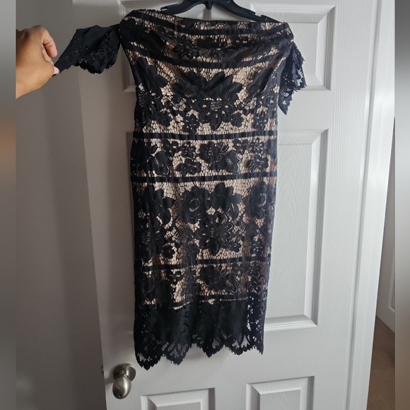 Express Black Floral Lace Midi Dress - Picture 2 of 5